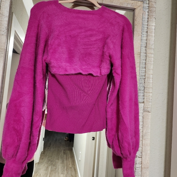 Amur Juliana Cut Out Knit Top - Picture 13 of 13